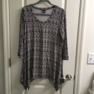 Chelsea and Theodore Sharkbite Tunic L